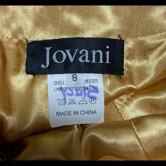 Jovani Milti Colored Long Cocktail Dresses
Excellent condition.
Sizes- 4/6 - Picture 4 of 5